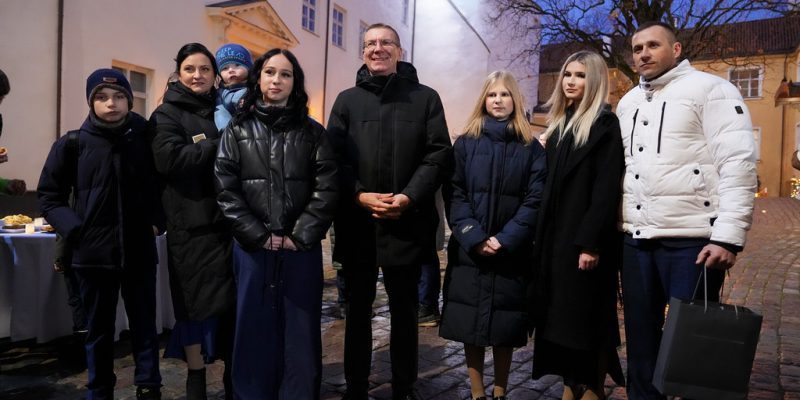 Stibu ģimene kopā ar Valsts prezidentu Edgaru RInkēviču